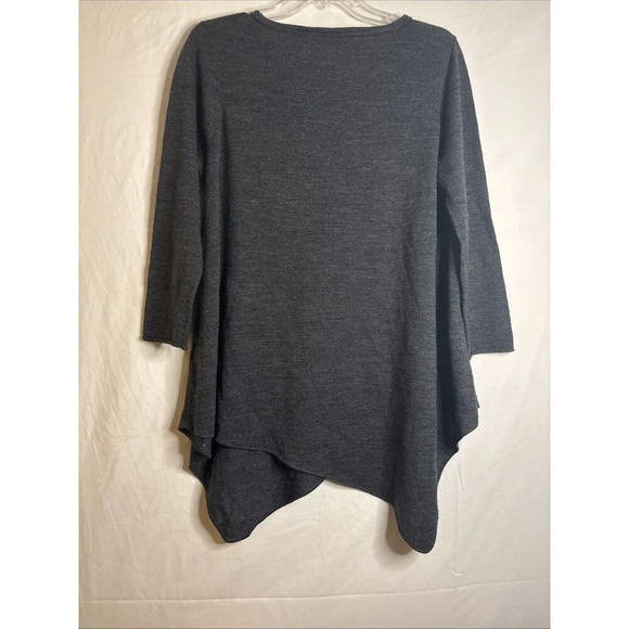 Larry Levine Women's Crew Neck Sweater Top Grey Asymmetrical Hem Size Medium - Picture 8 of 15